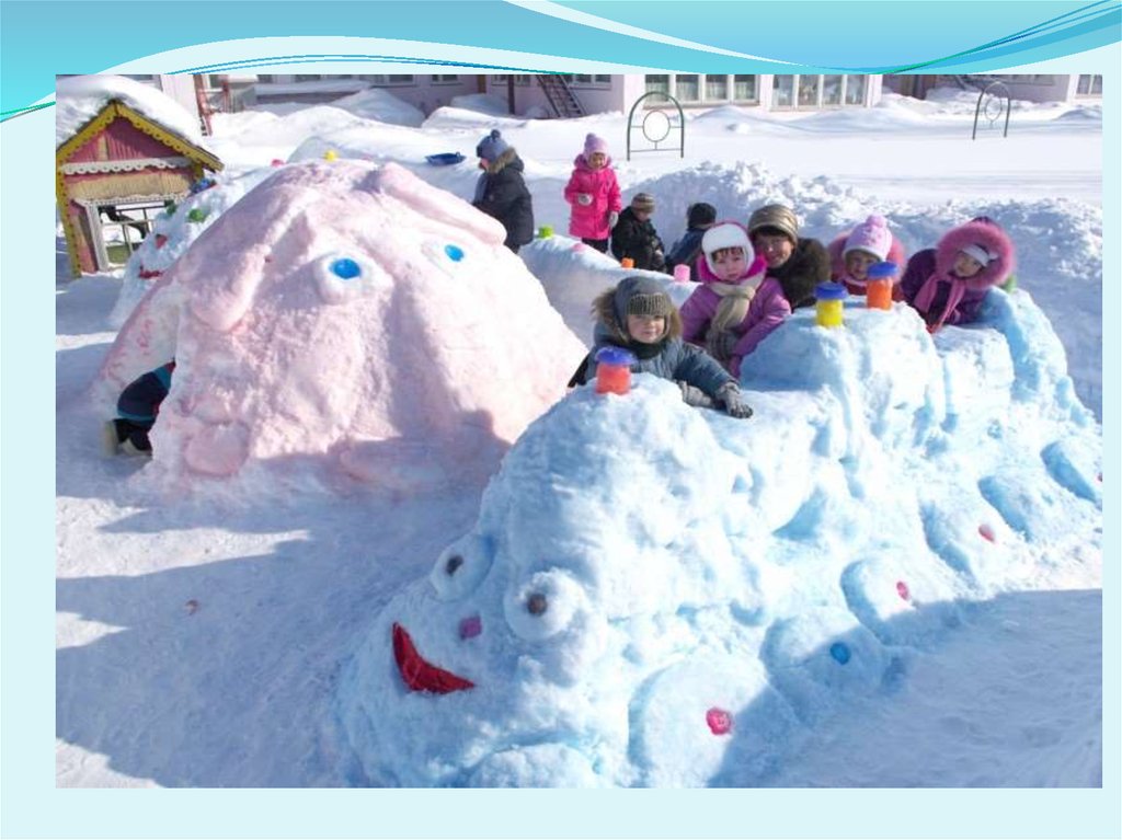Снежки в сад. Постройки из снега в детском саду. Снежные фигуры для детского сада. Снежные фигуры в садике. Снежные скульптуры в детском саду.