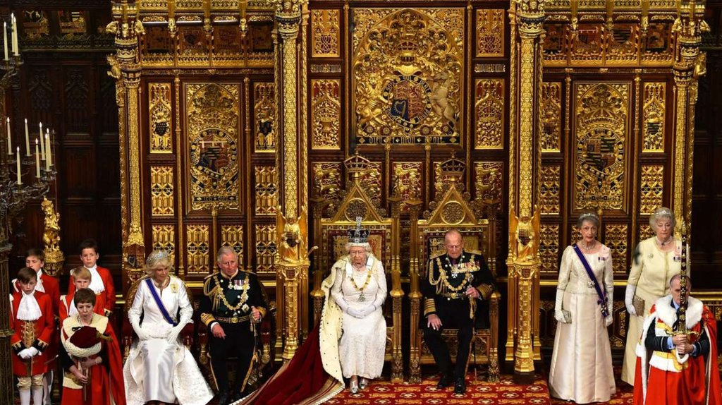 the-monarchy-in-the-united-kingdom-online-presentation