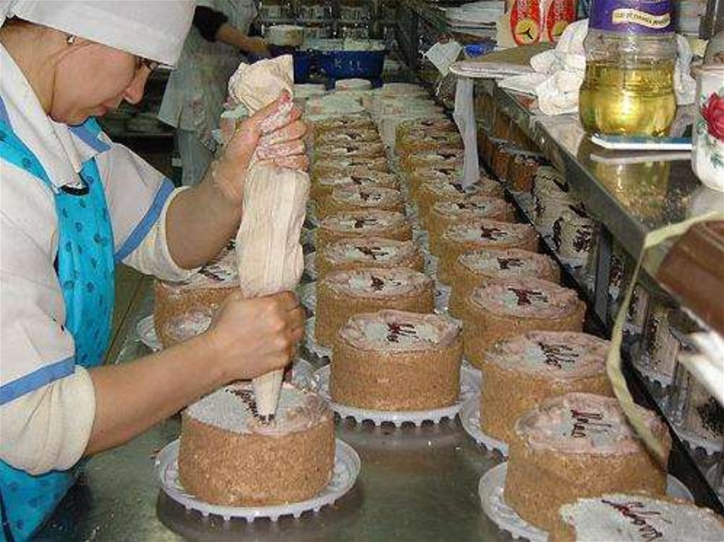 Производитель тортов решил изучить